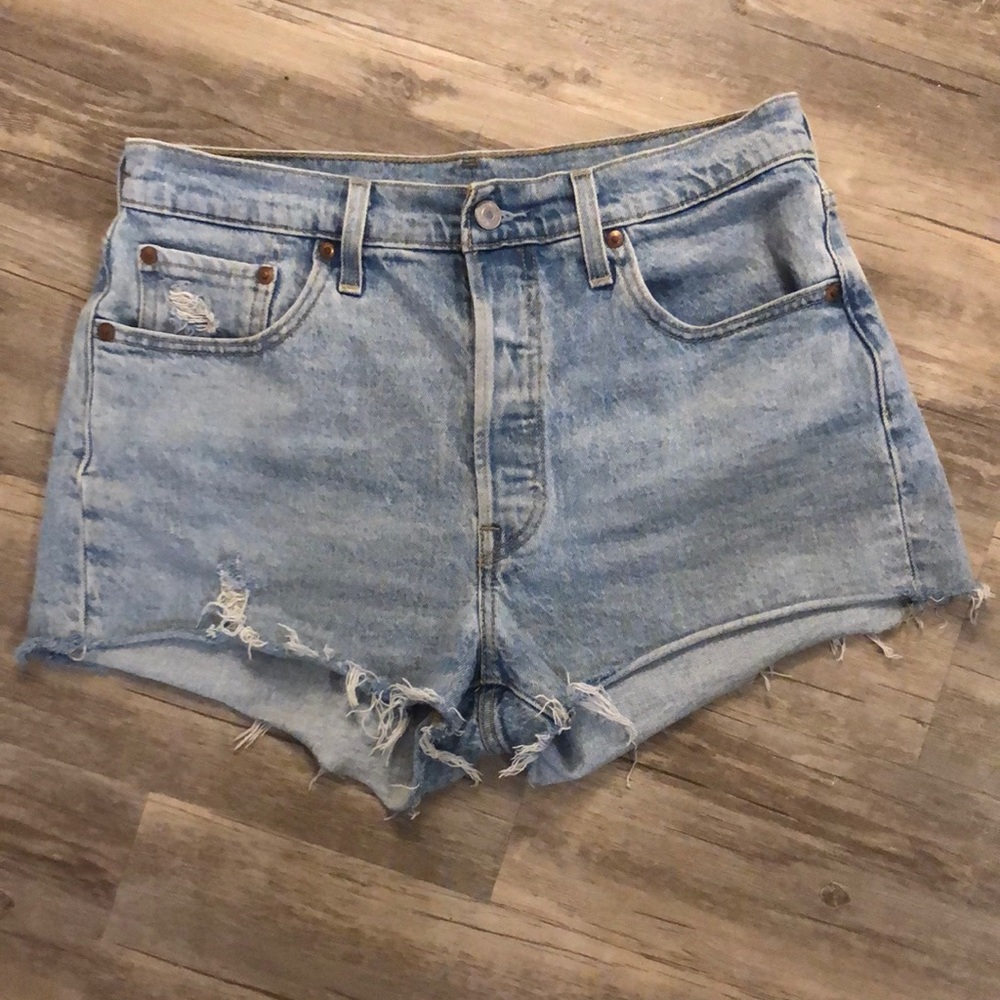 Levi’s 501 Size 29 High Waisted Raw Hem